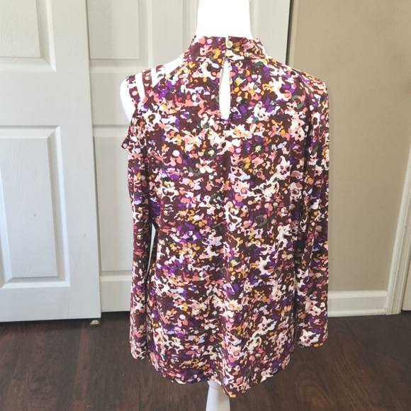 NINE WEST LONG SLEEVES TOP SIZE M ONE CUT OUT SHOULDER NEW WITH TAGS - Picture 7 of 11